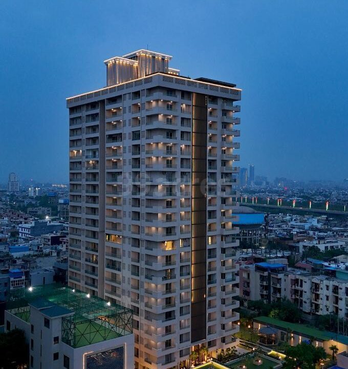 ksenmnj_1733228169_535253173_optOrig